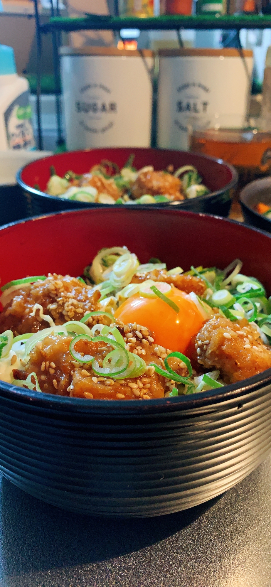 むね肉唐揚げのごま油風味丼