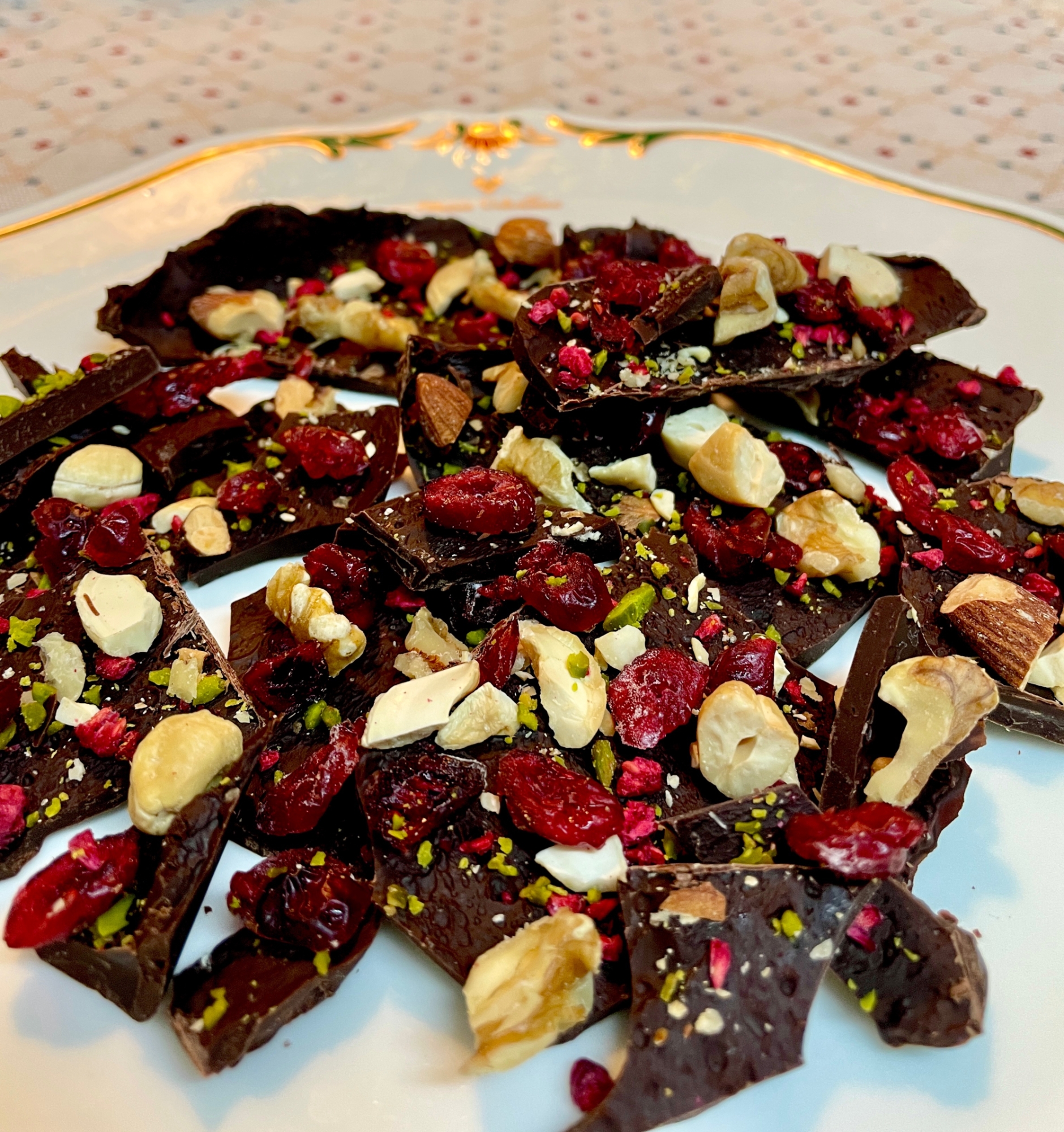 レンジで簡単♡ラム酒たっぷり大人の割りチョコ