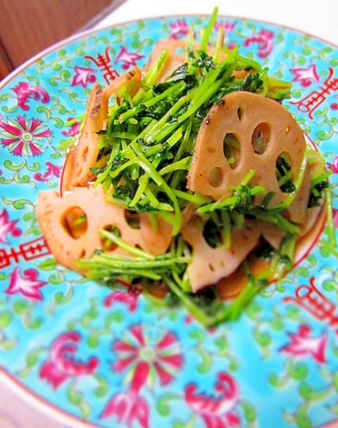 豆苗とレンコンのチャチャッ炒め