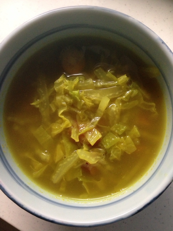 カレー粉で白菜とウインナーのスープ