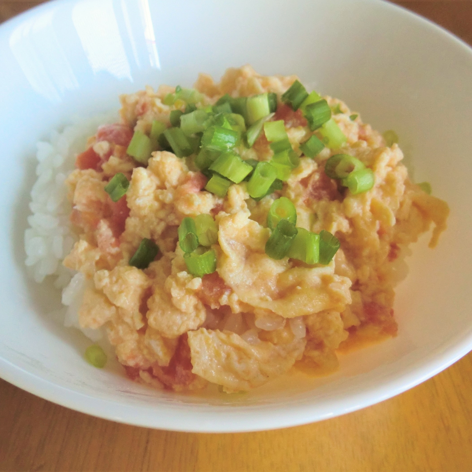 トマト入り★チーズ玉子丼