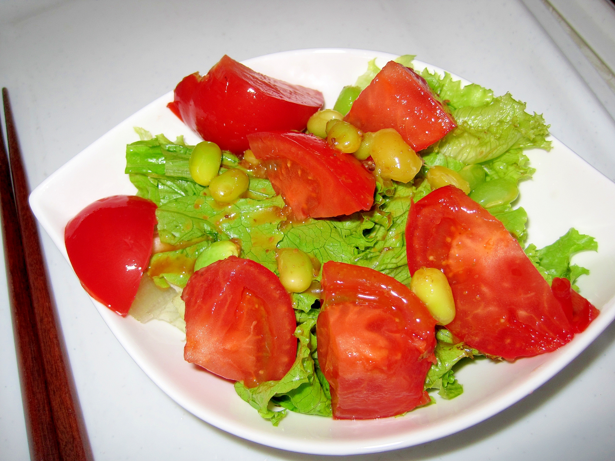 枝豆とトマト　レタスのサラダ