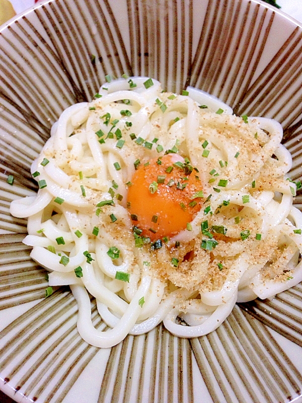 シンプルに☆ごま香る釜玉うどん