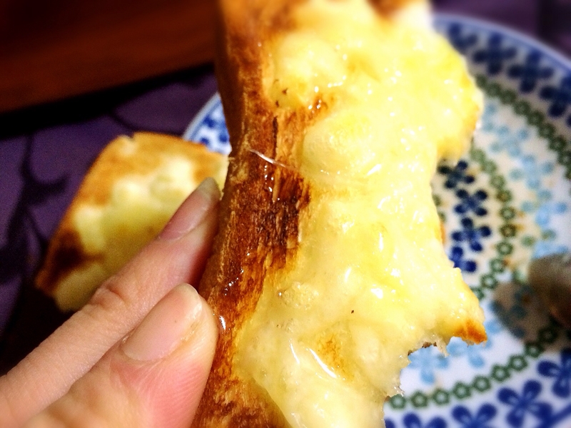 朝ごはん、おつまみ、おやつに！チーズハニートースト