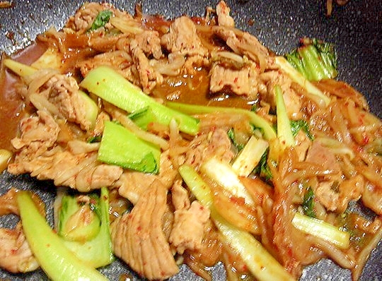 青梗菜と豚肉のキムチ炒め