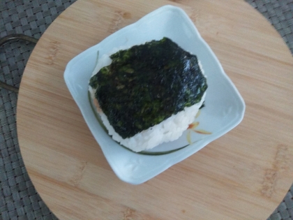 ˚✧₊⁎梅チーズおにぎり⁎⁺˳✧༚