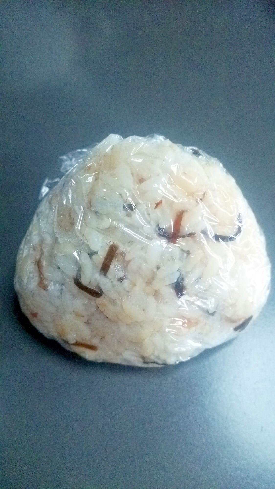 塩昆布と鰹節のおにぎり