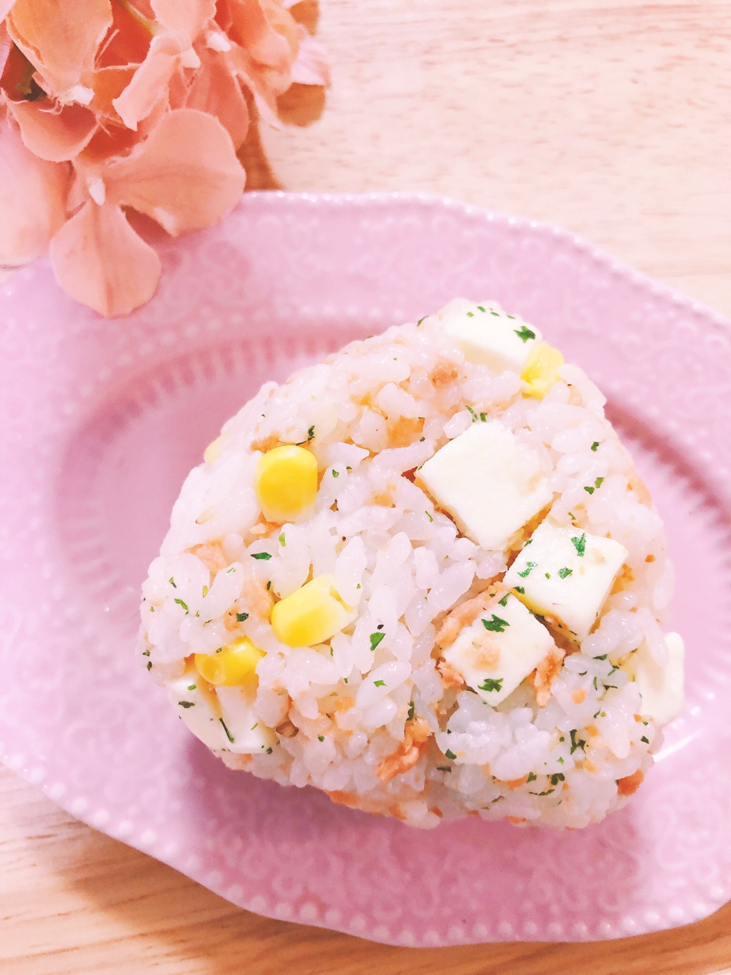 鮭フレークおにぎり