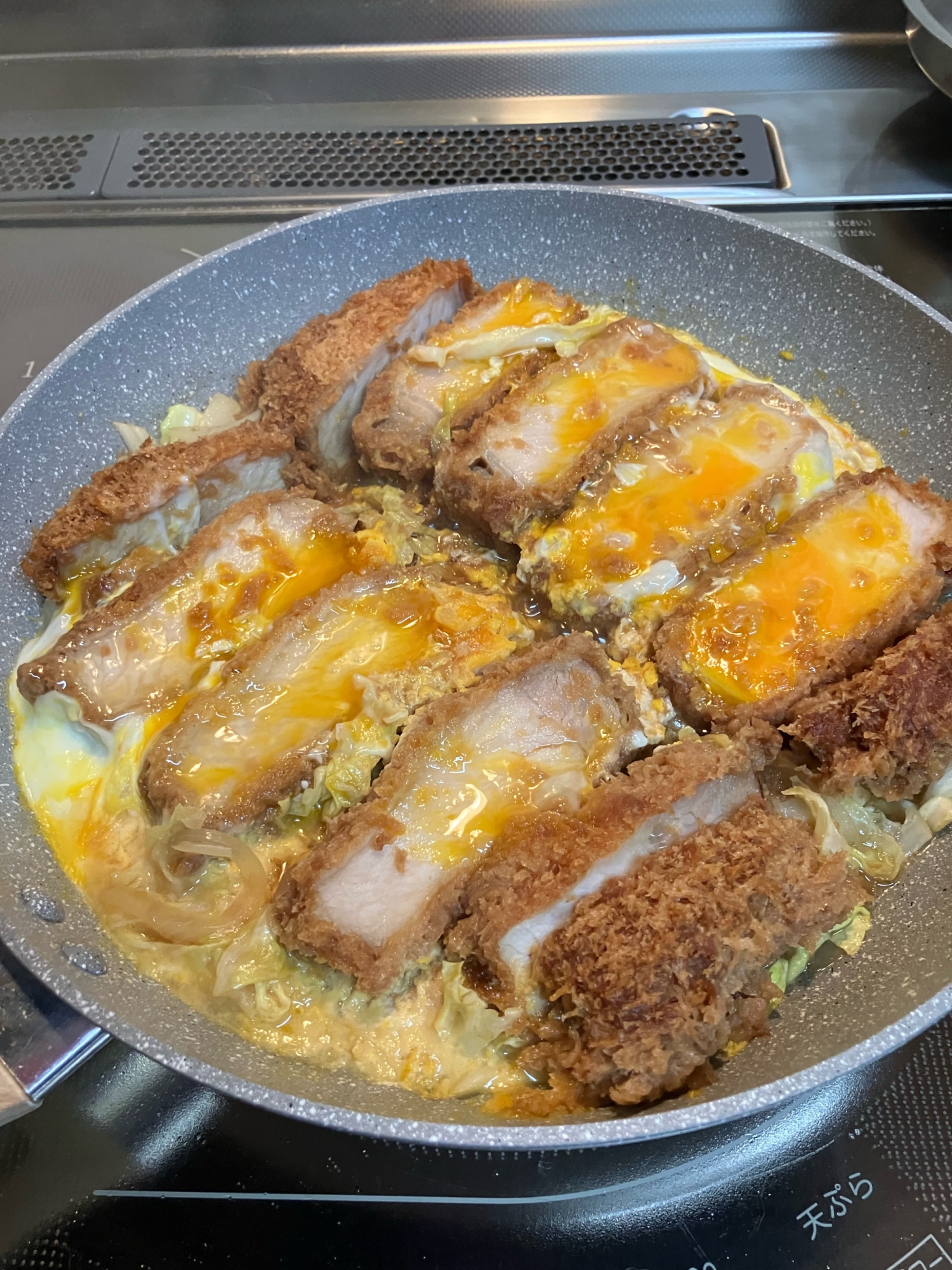 フライパンdeたっぷりキャベツと玉ねぎの煮かつ♪