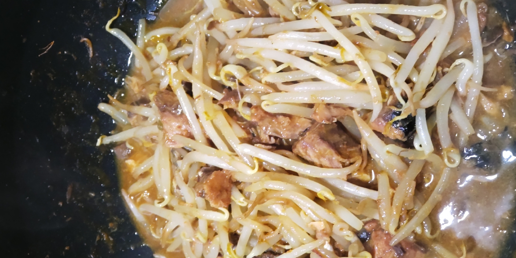 さば味噌缶でもやしのカレー炒め