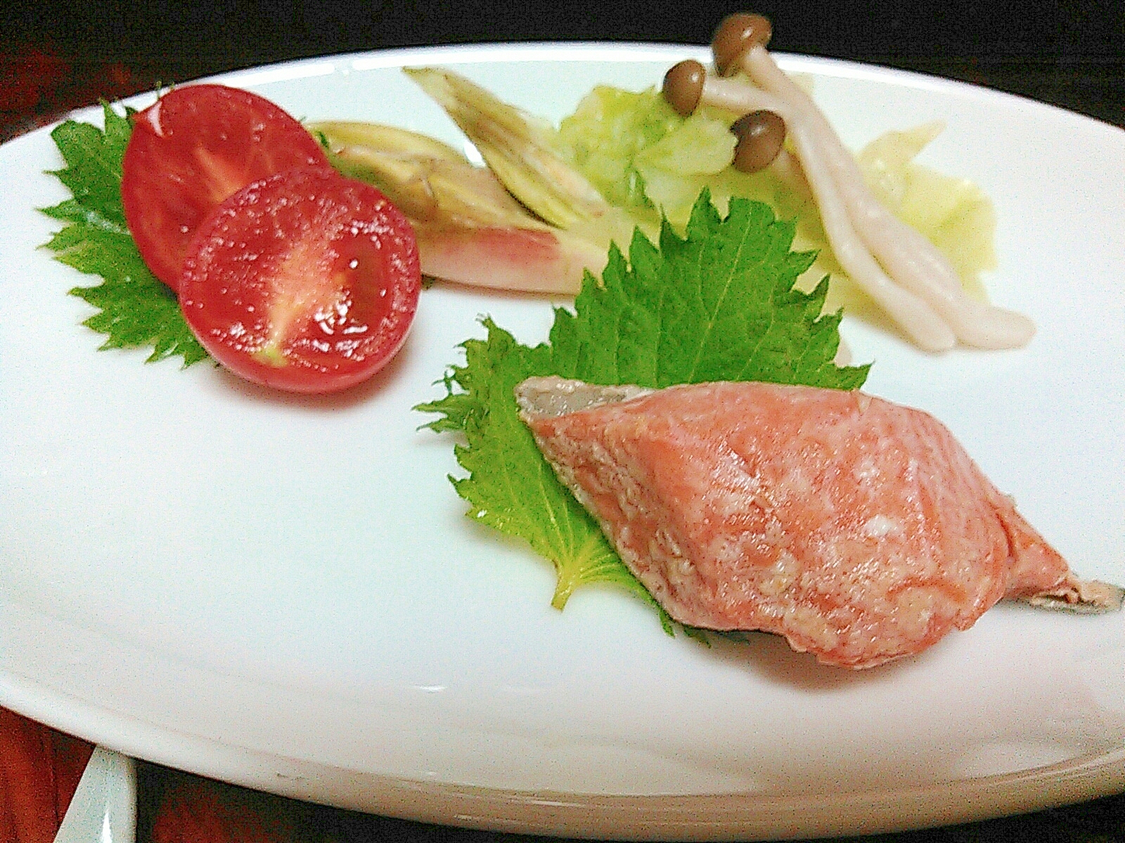 茹で鮭と彩り野菜のプレート