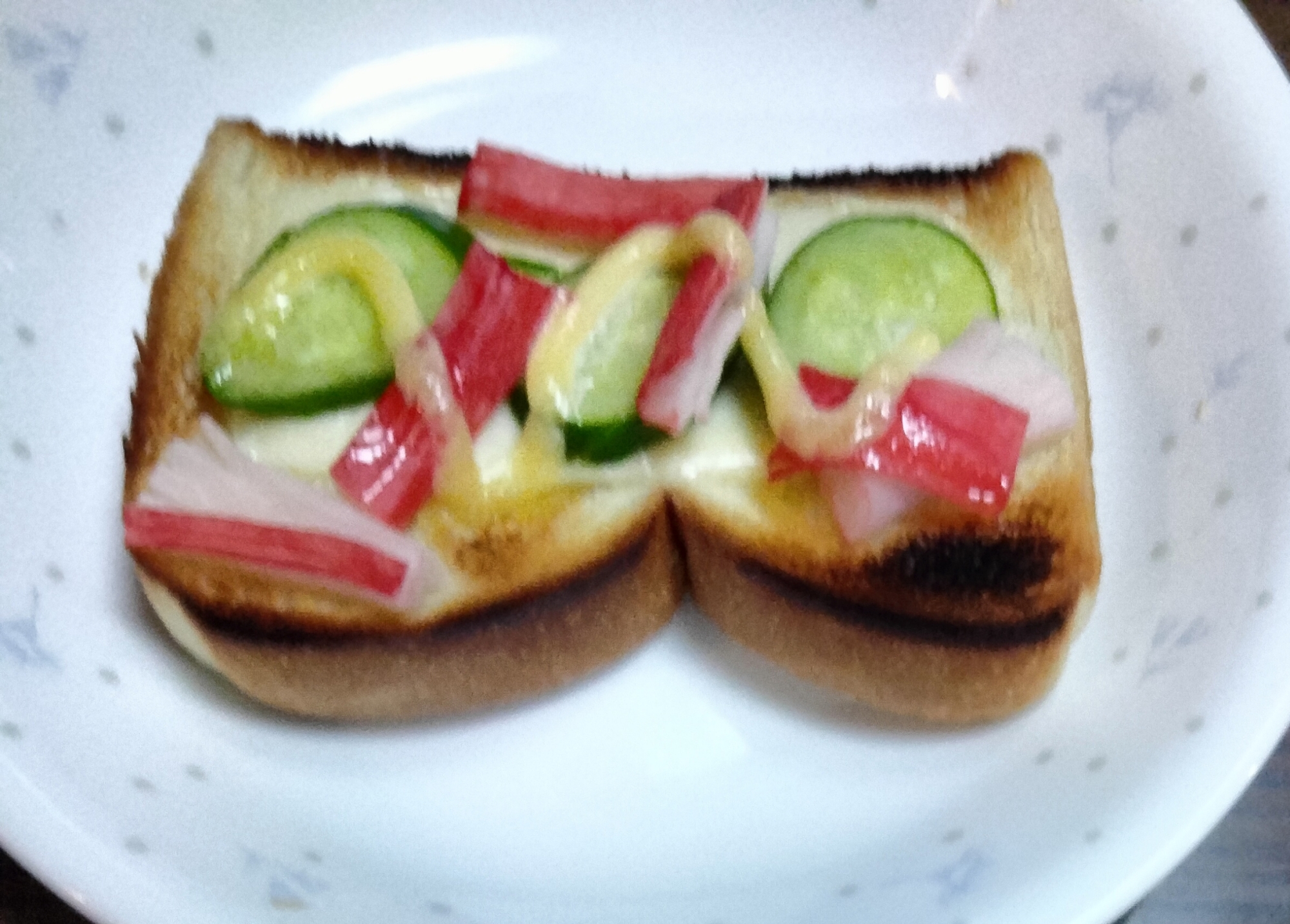 チーズトーストアレンジ きゅうり&カニカマ