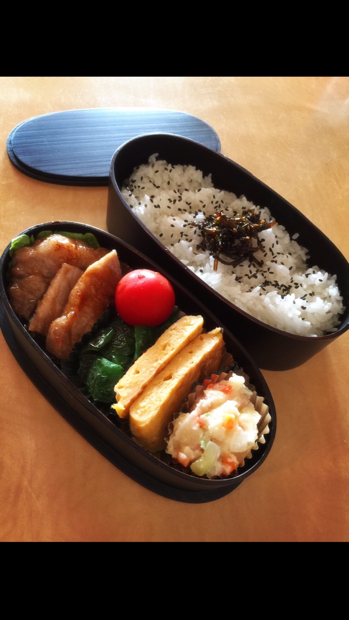 今日のパパのお弁当！厚切り肉の照り焼き弁当