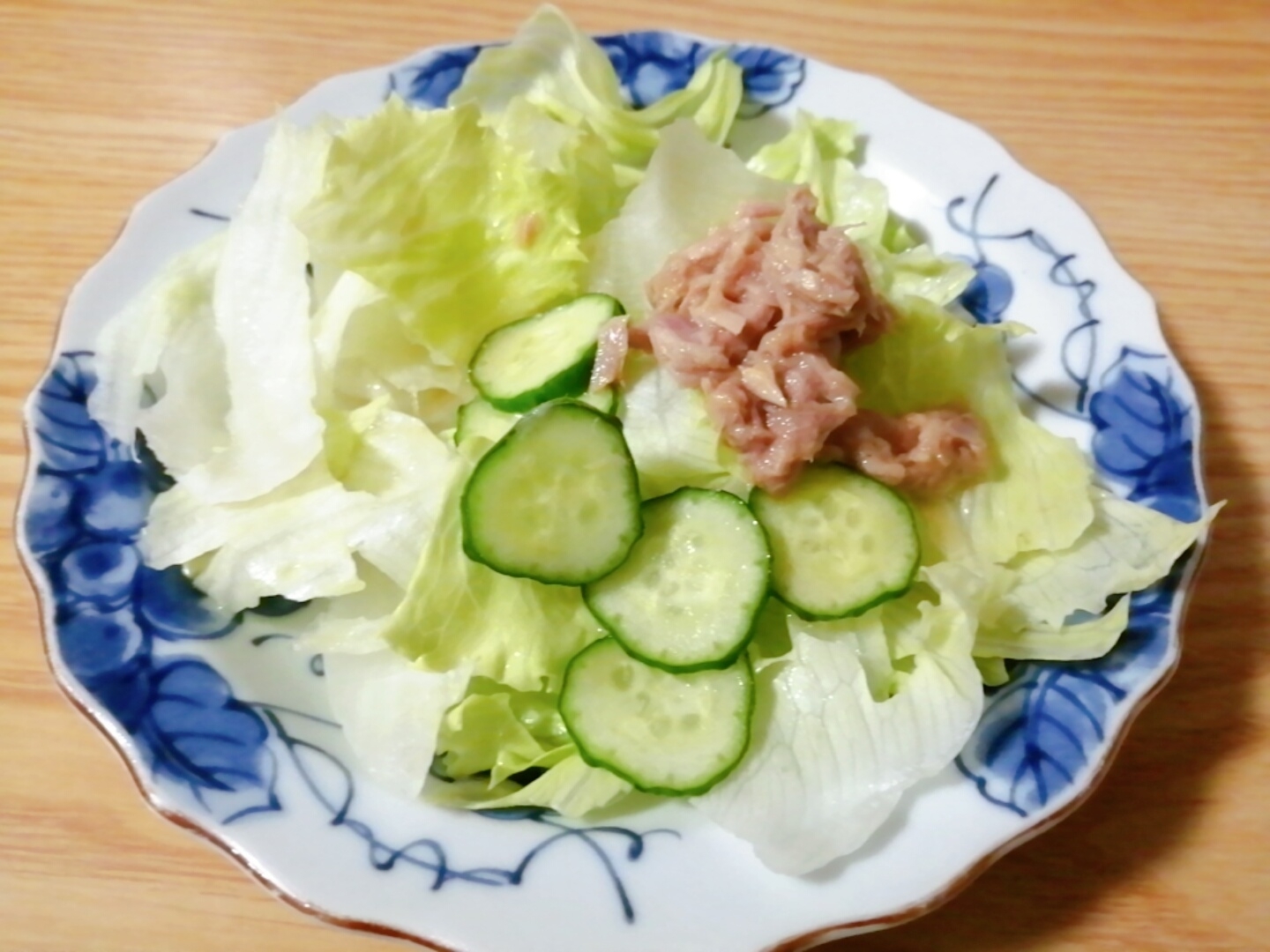 麺つゆで☆レタスとツナときゅうりのサラダ