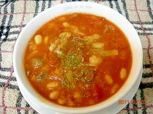 大豆と牛肉のトマトスープ
