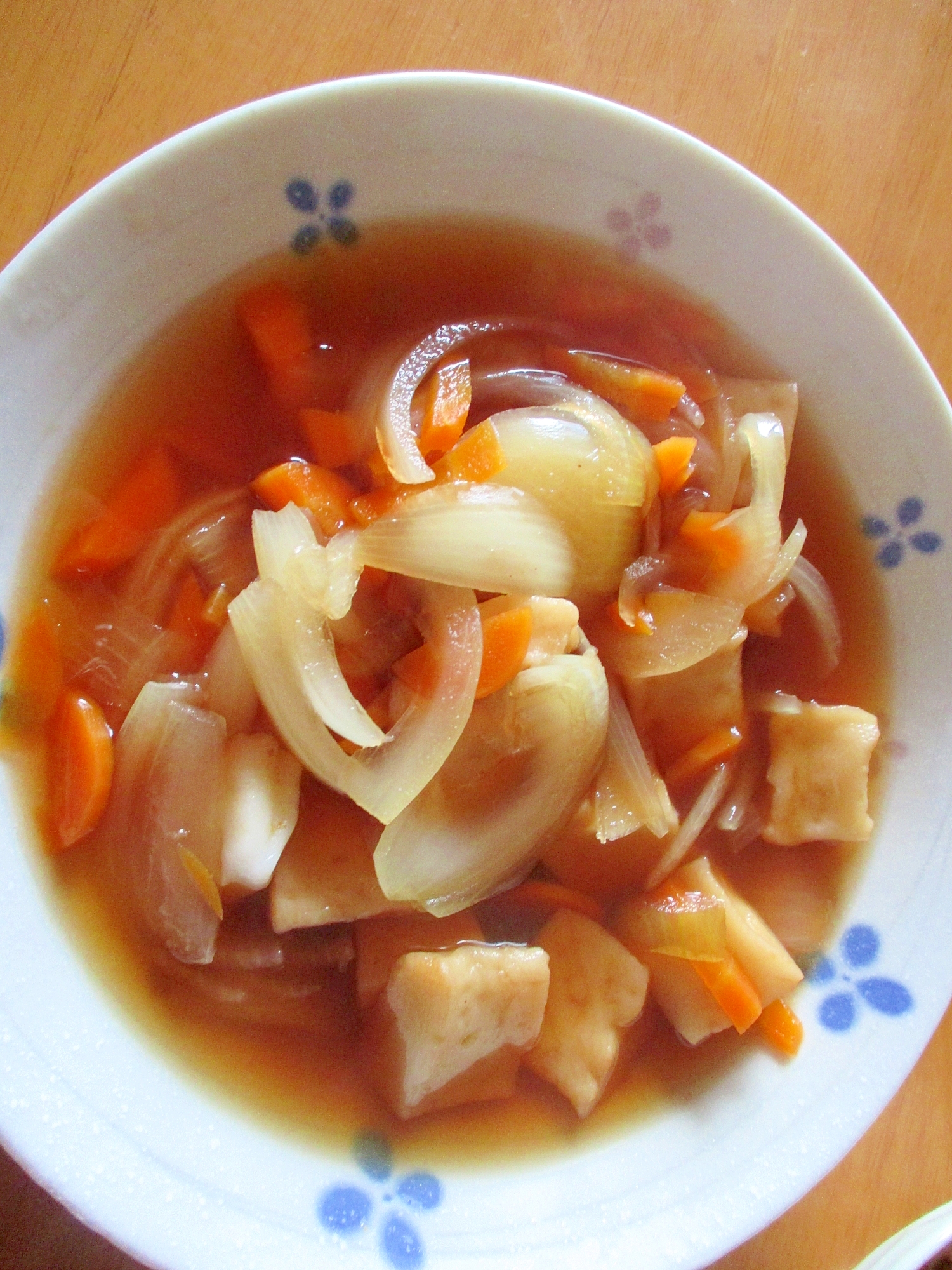 はんぺん・玉ねぎ・ニンジンの煮物