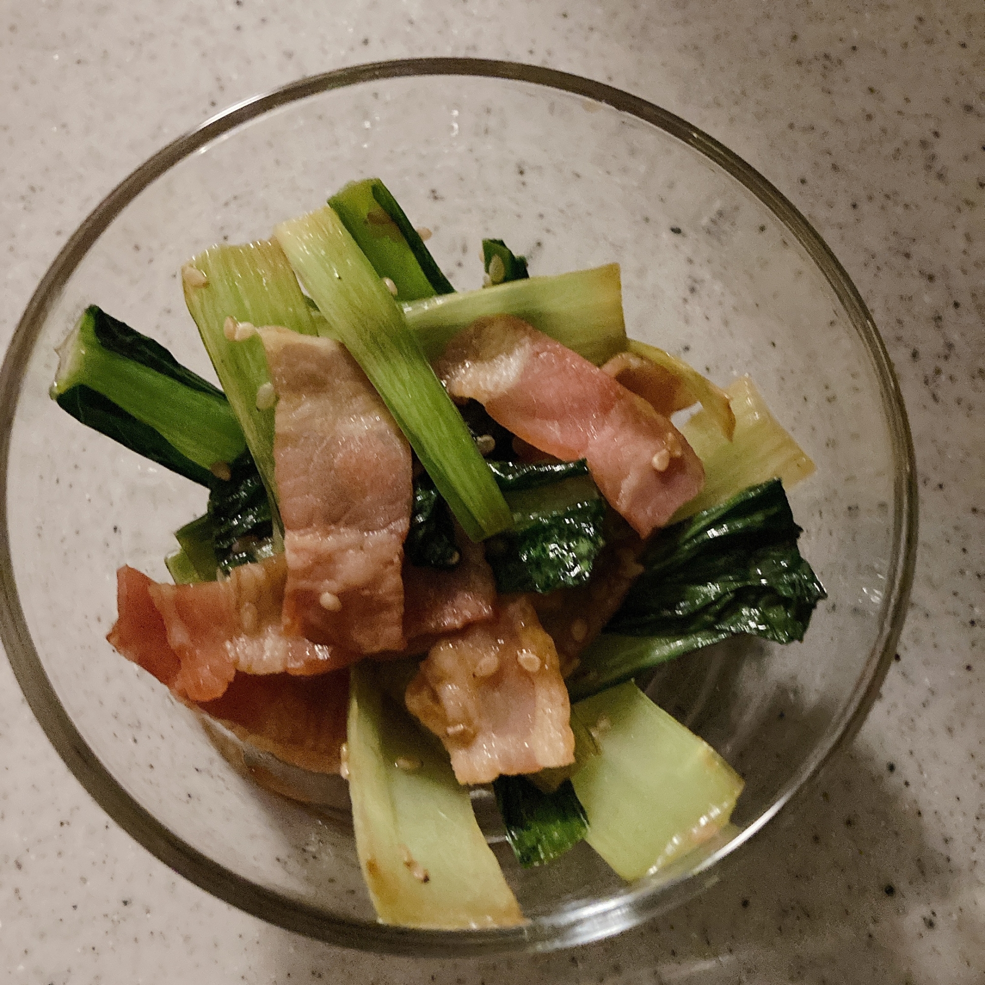 お弁当！副菜に！小松菜とベーコンのごま醤油炒め