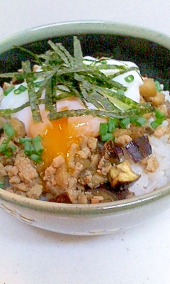 ナス嫌いの子が黙って食べる なすの甘辛ミンチ丼 レシピ 作り方 By ジョンとポーク 楽天レシピ