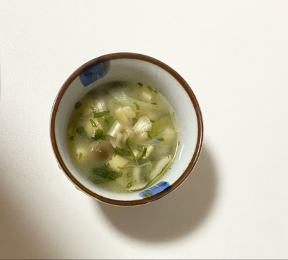 白菜と豆腐とネギのお味噌汁