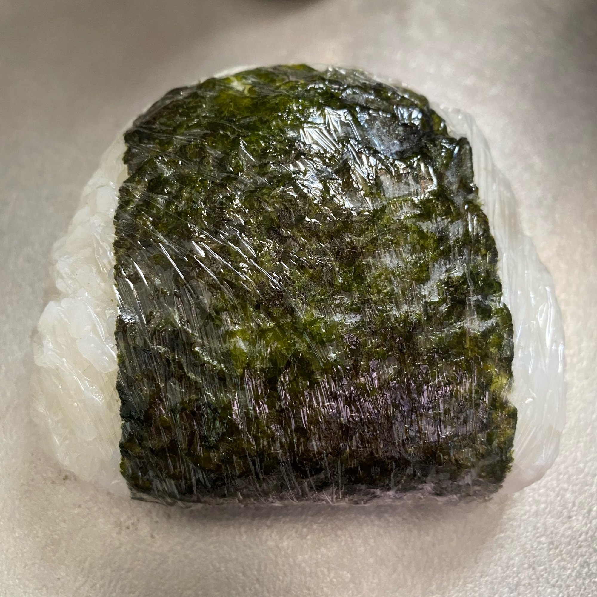 海苔巻きおにぎり(塩昆布と鮭)