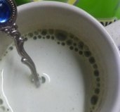 抹茶茶碗で抹茶豆乳