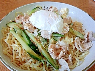 豚肉ときゅうりで夏のサッパリ麺♪