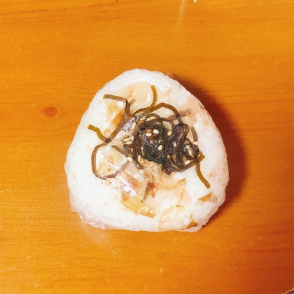 昆布とかつお節のおにぎり