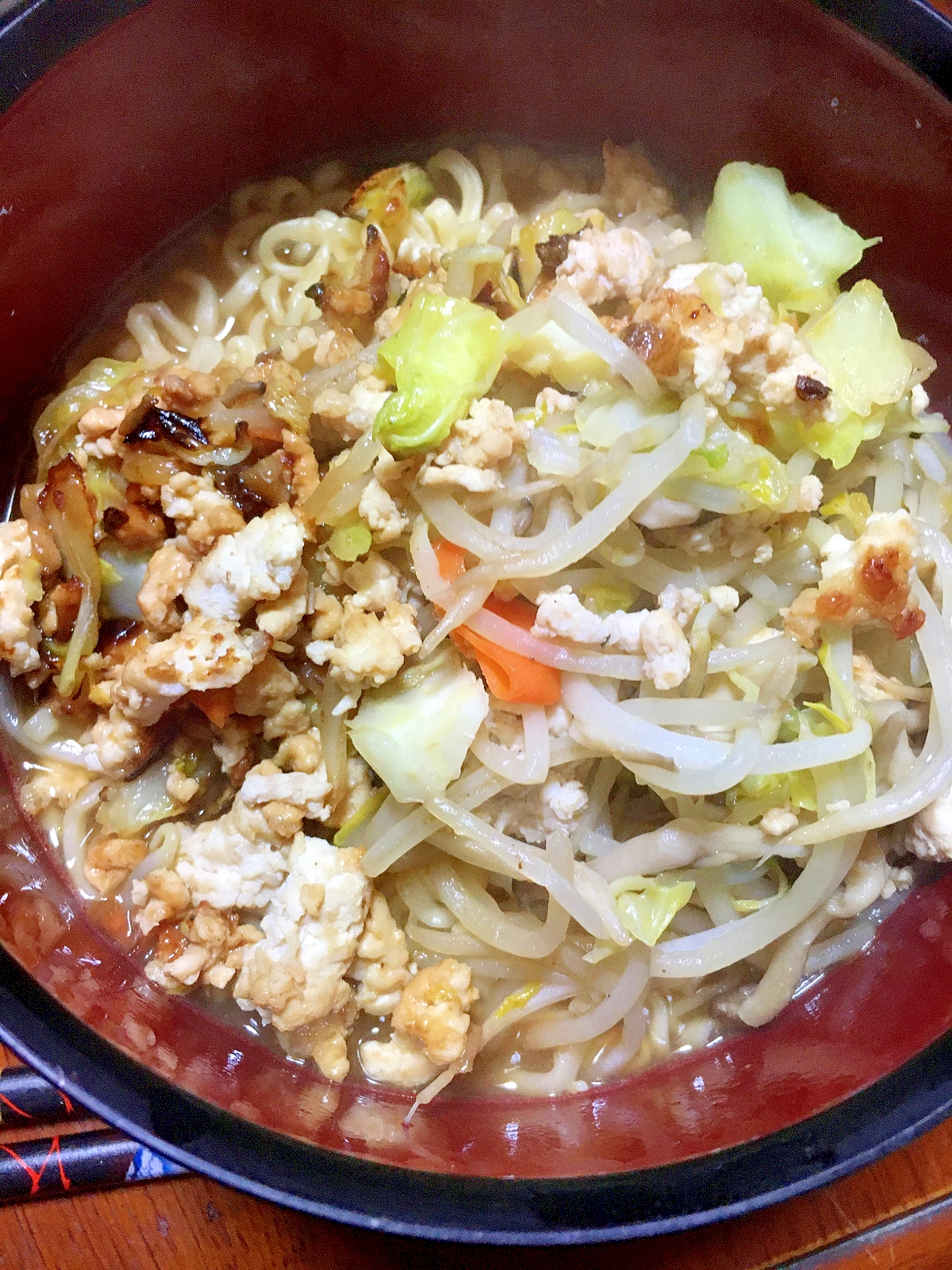 鶏ひき肉と野菜の味噌バターラーメン