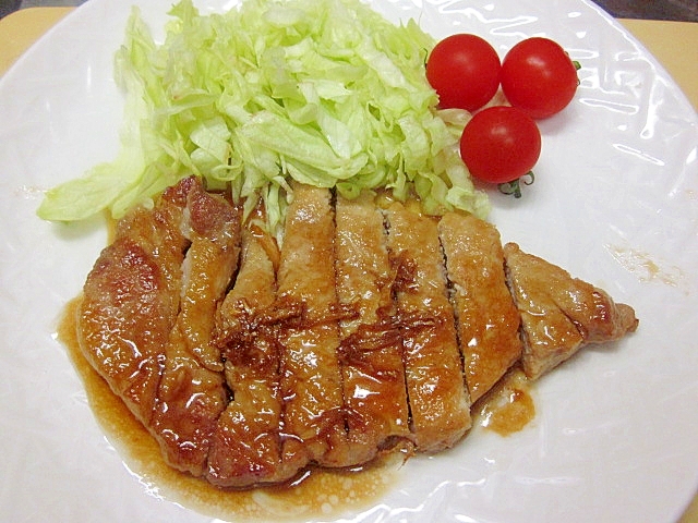 食べ応えあり☆厚切り豚肉の生姜焼きソテー★