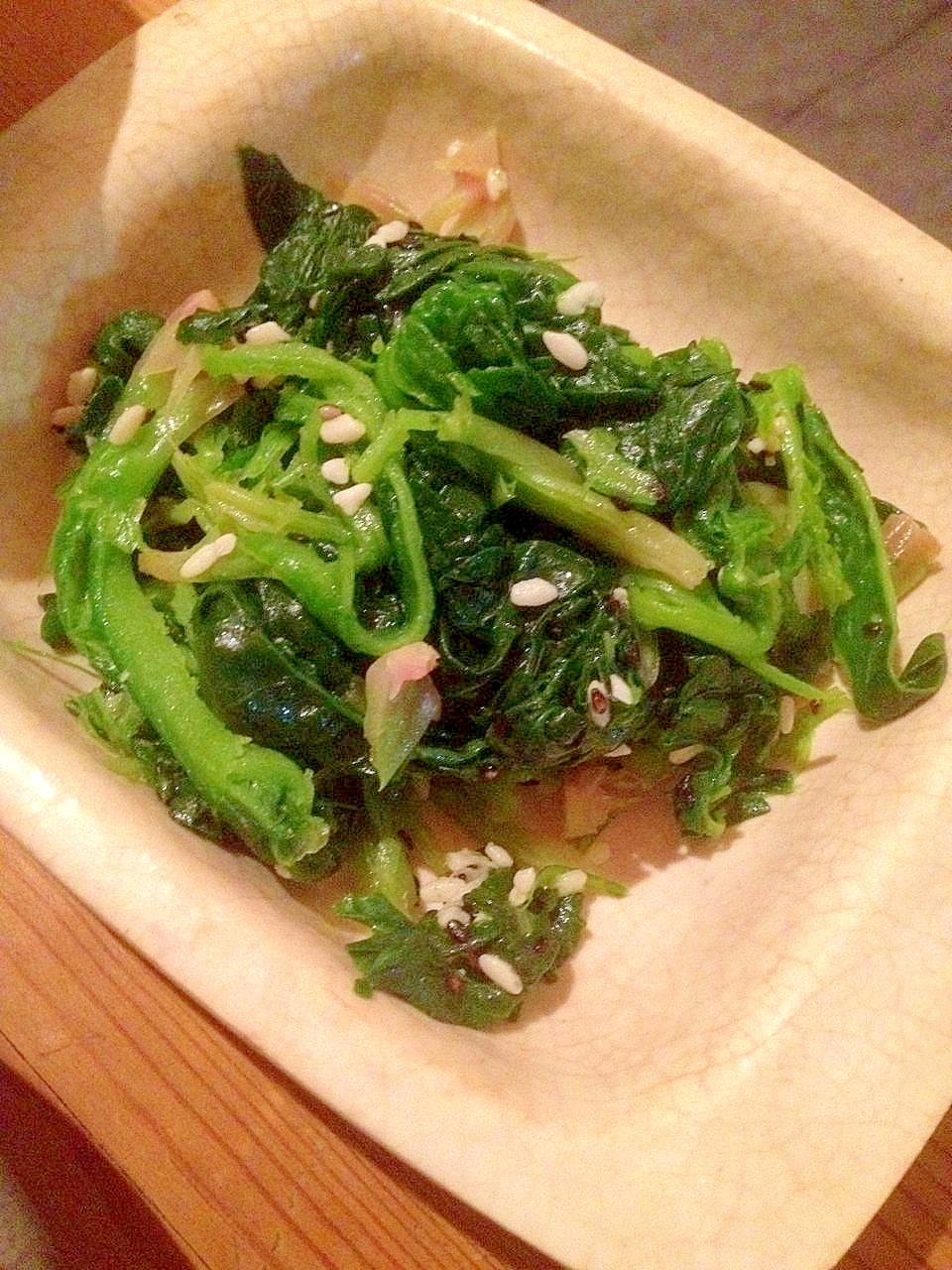 ちぢみほうれん草の黒ごま塩麹ナムル