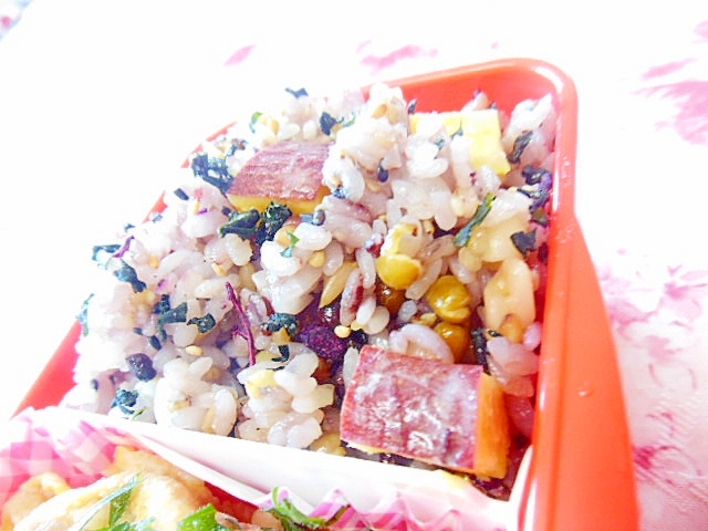 雑穀米ｄｅ❤梅紫蘇わかめと薩摩芋の混ぜご飯❤