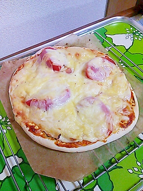生ハム×トマトのピザ