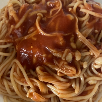 トマトソースパスタ