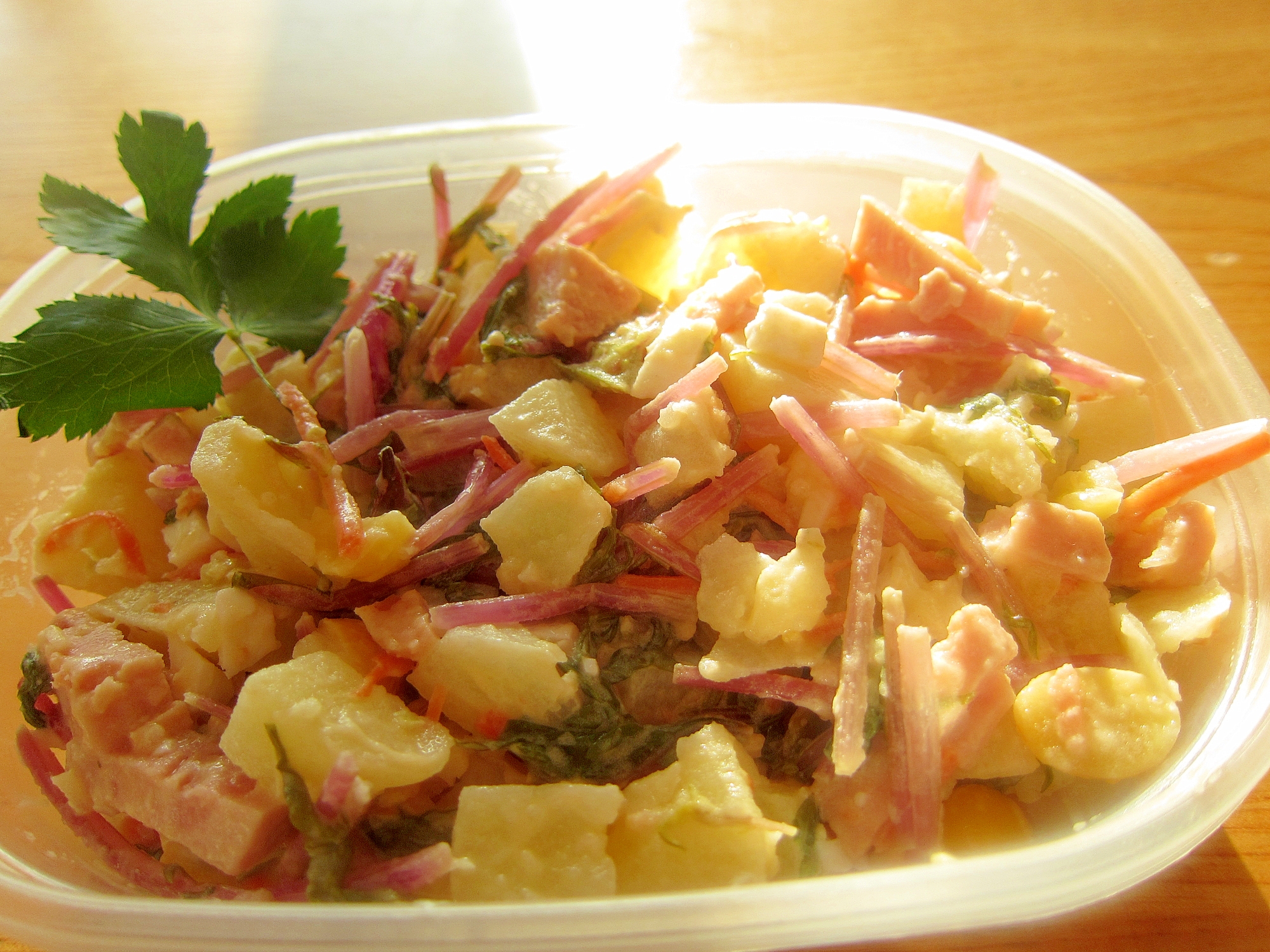 沖縄ポークとパープル水菜のポテトサラダ