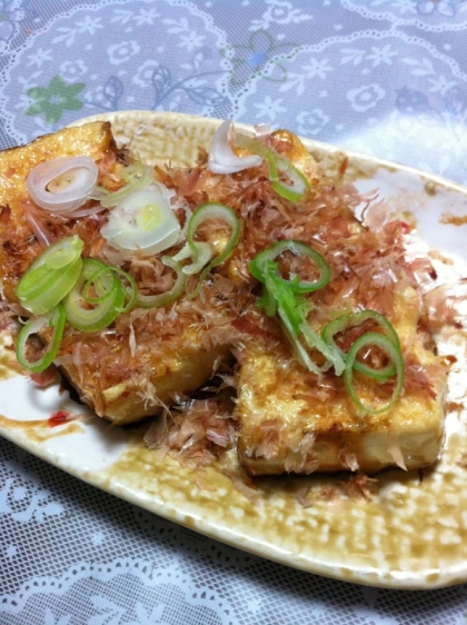 鰹節もかけちゃいました～( ´ ▽ ` )ノ
片栗粉のおかげでしょうか？
子供が『この豆腐モチモチ～♪』って完食しました☆o(^▽^)o