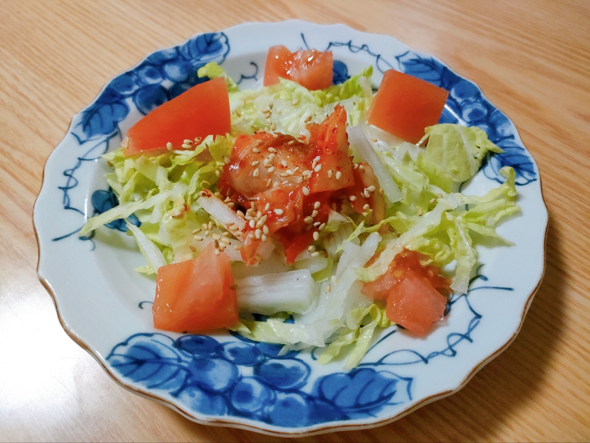 白菜とトマトとキムチのサラダ