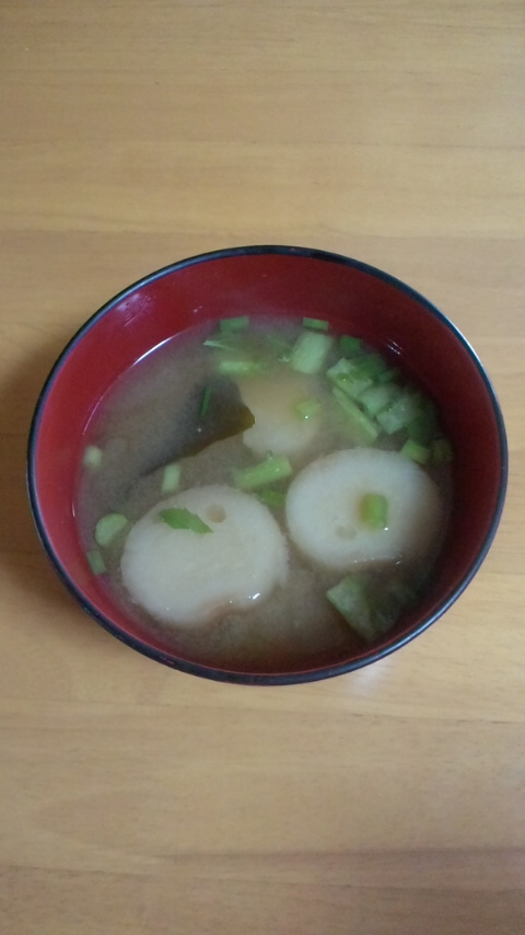 麩と大根の葉っぱのお味噌汁