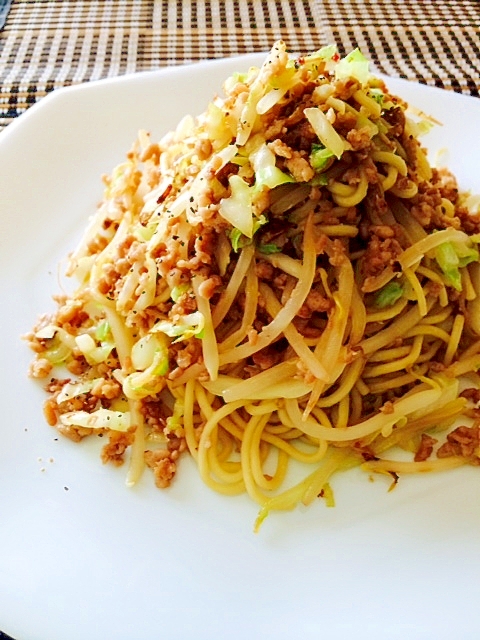 千切りキャベツのエスニック風焼きそば