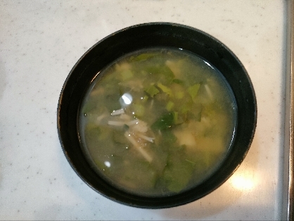 豆腐と大根葉とえのきの味噌汁