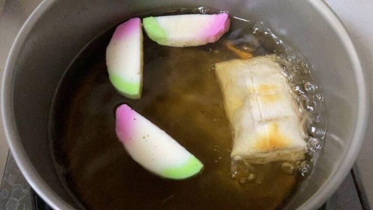 【素朴飯】白だしと薄口醤油仕立ての雑煮