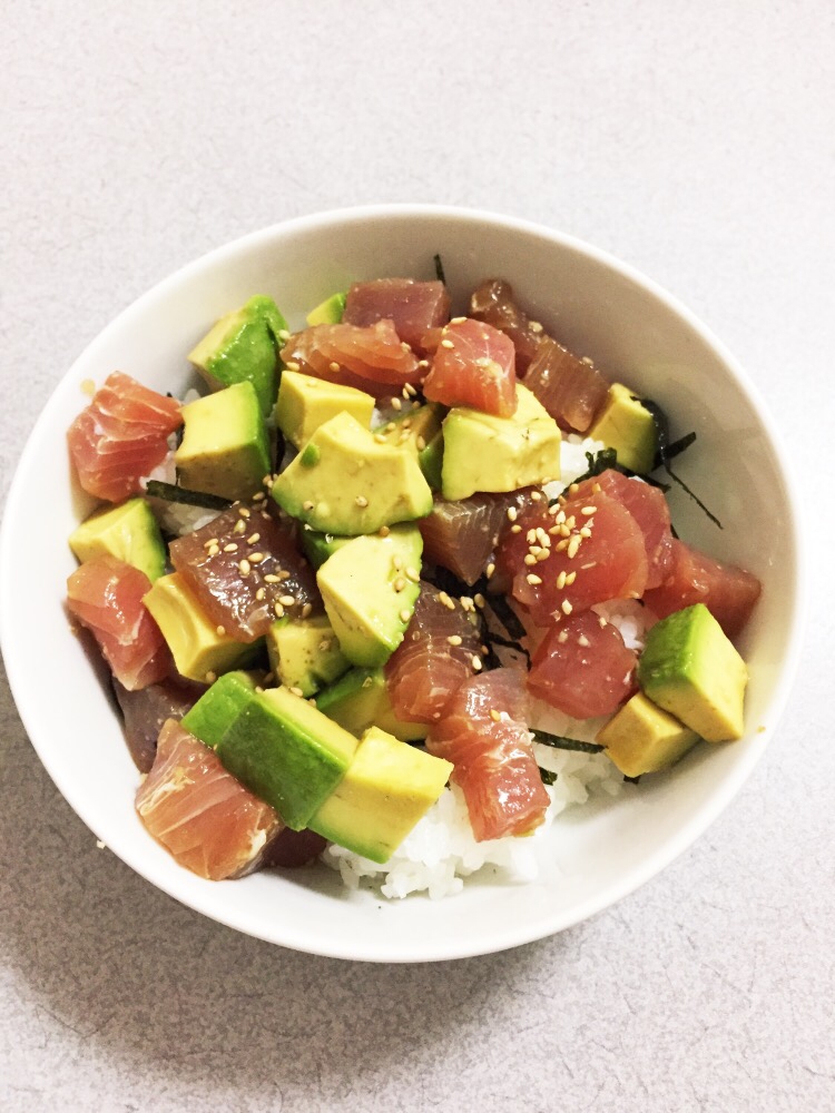 マグロアボガドわさび丼