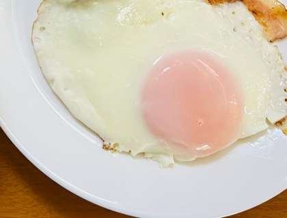 油なしでシンプル塩目玉焼きの美味しい作り方！