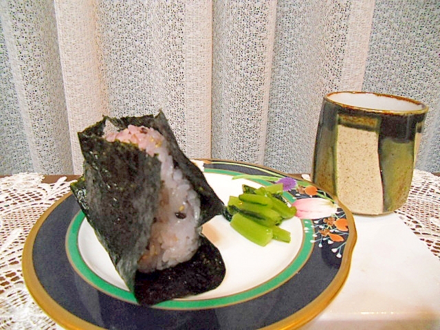 古代米の鮭おにぎり