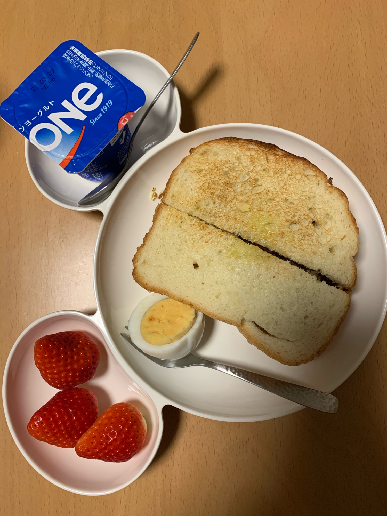 朝食プレート☆チキンカツとゆで卵のホットサンド