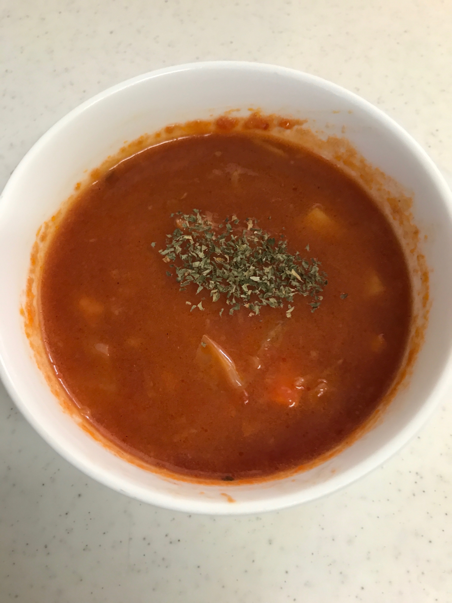 ソースを足すだけで、奥深い味わいのミネストローネ!