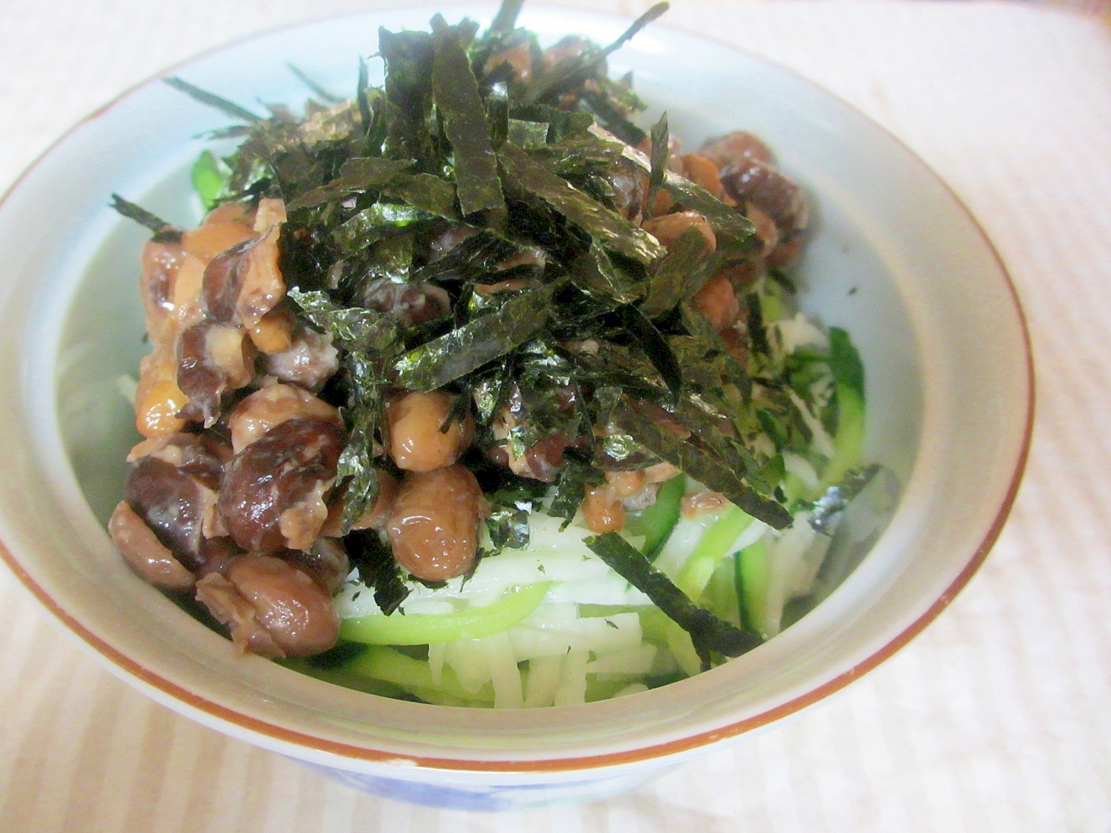 長芋とキュウリの納豆丼