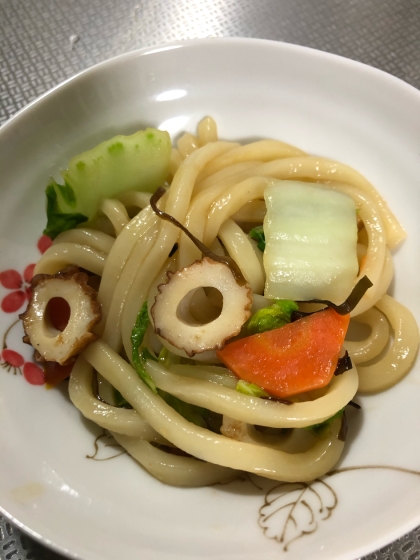 白菜と竹輪塩昆布の和風焼きうどん