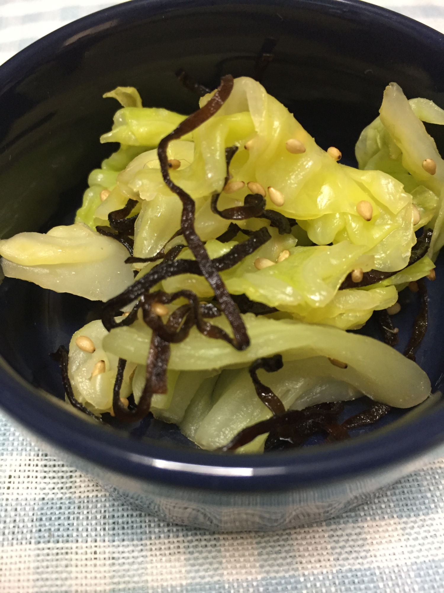 キャベツの塩昆布和え