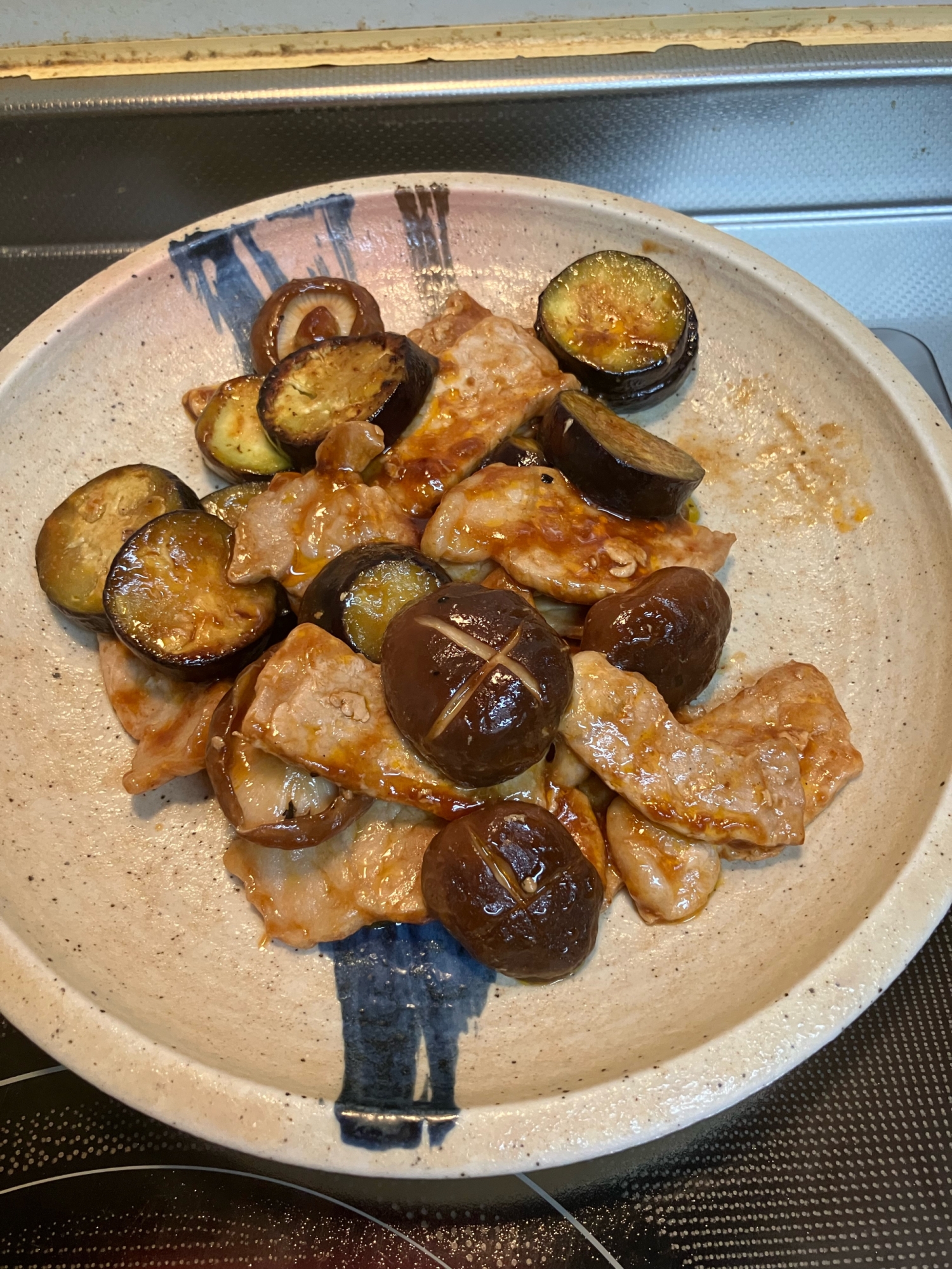 豚肉とナスと椎茸のチャップ炒め^_^