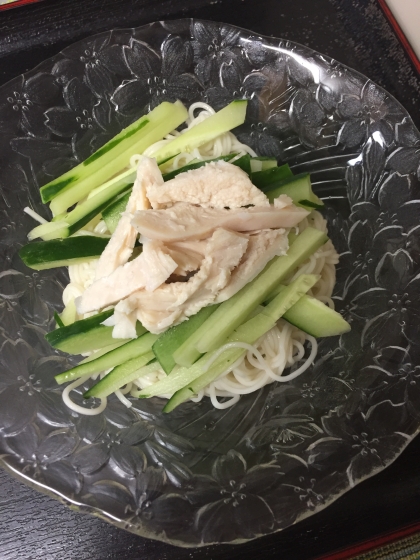 サラダチキン・胡瓜・茗荷の梅素麺